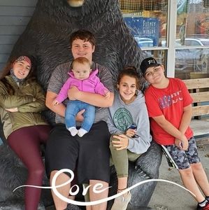 Meet your Posher, Andrea